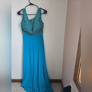 Sherri Hill 2 Piece Sequin Green/ Blue  Formal Dress Size 2.